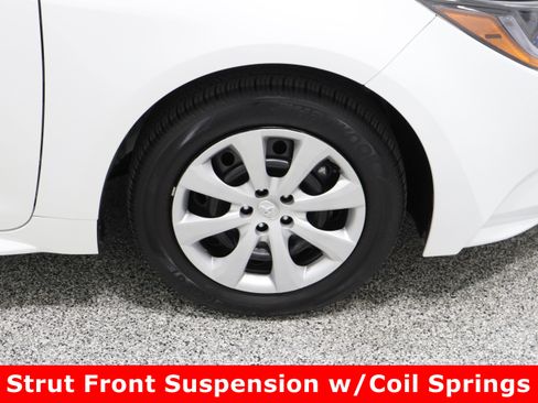 Certified 2025 Toyota Corolla LE image 5