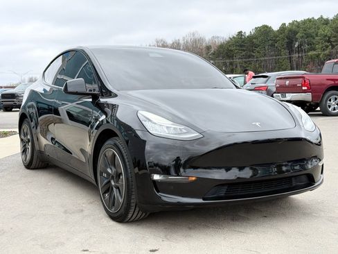 Used 2022 Tesla Model Y Long Range AWD/4WD image 5