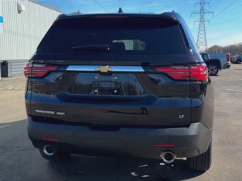 Certified 2023 Chevrolet Traverse LT w/ Rear Camera Mirror Package image 3