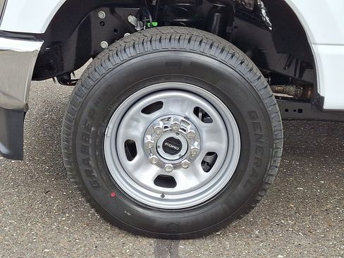 New 2026 Ford F350 XL w/ XL Chrome Package image 4