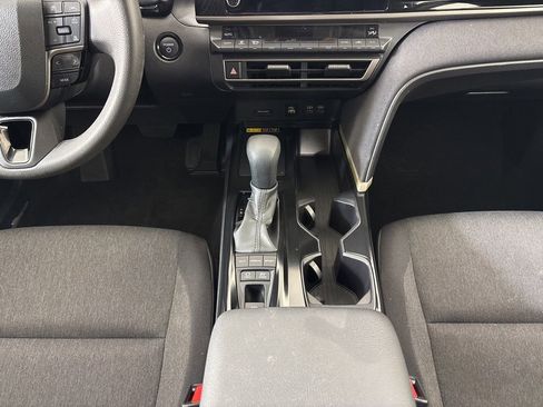 Used 2025 Toyota Camry LE image 22