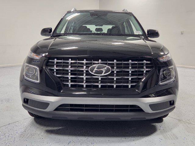 New 2026 Hyundai Venue SEL FWD image 2