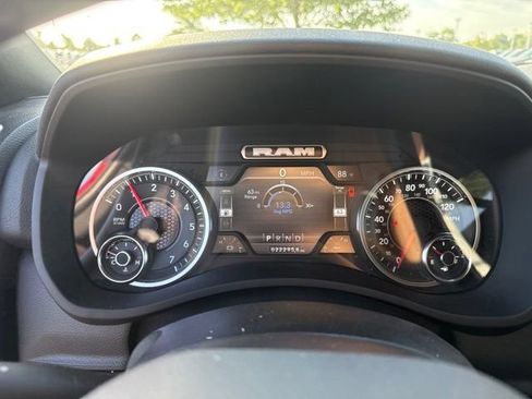 Used 2024 RAM 2500 Big Horn w/ Tech Package AWD/4WD image 17