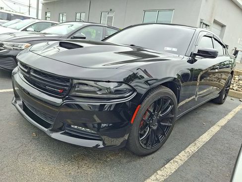 Used 2015 Dodge Charger SXT w/ AWD Plus Group image 3