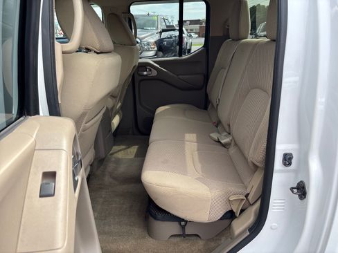 Used 2012 Nissan Frontier SV w/ SV Premium Utility Pkg RWD image 14