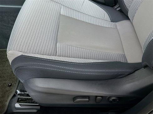 Used 2025 Subaru Outback Premium w/ Popular Package #1 image 9