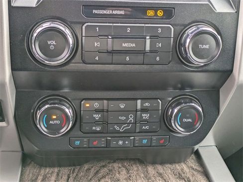 Used 2019 Ford F250 Lariat w/ Chrome Package image 22