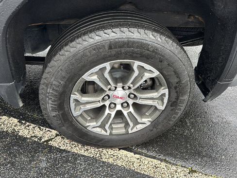 Used 2025 GMC Sierra 1500 SLT image 31