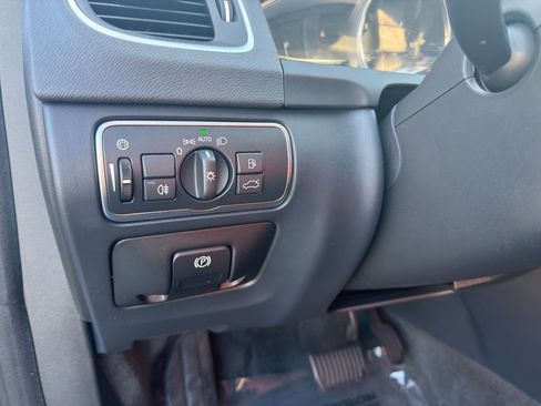 Used 2017 Volvo S60 T5 Inscription image 19