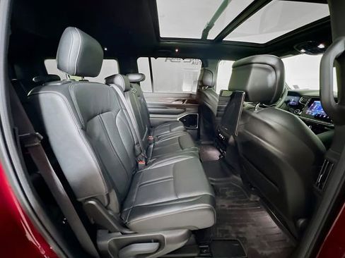 Used 2022 Jeep Wagoneer Series III w/ Premium Group I image 45