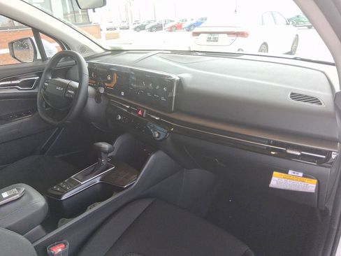 New 2026 Kia Sportage LX FWD image 11