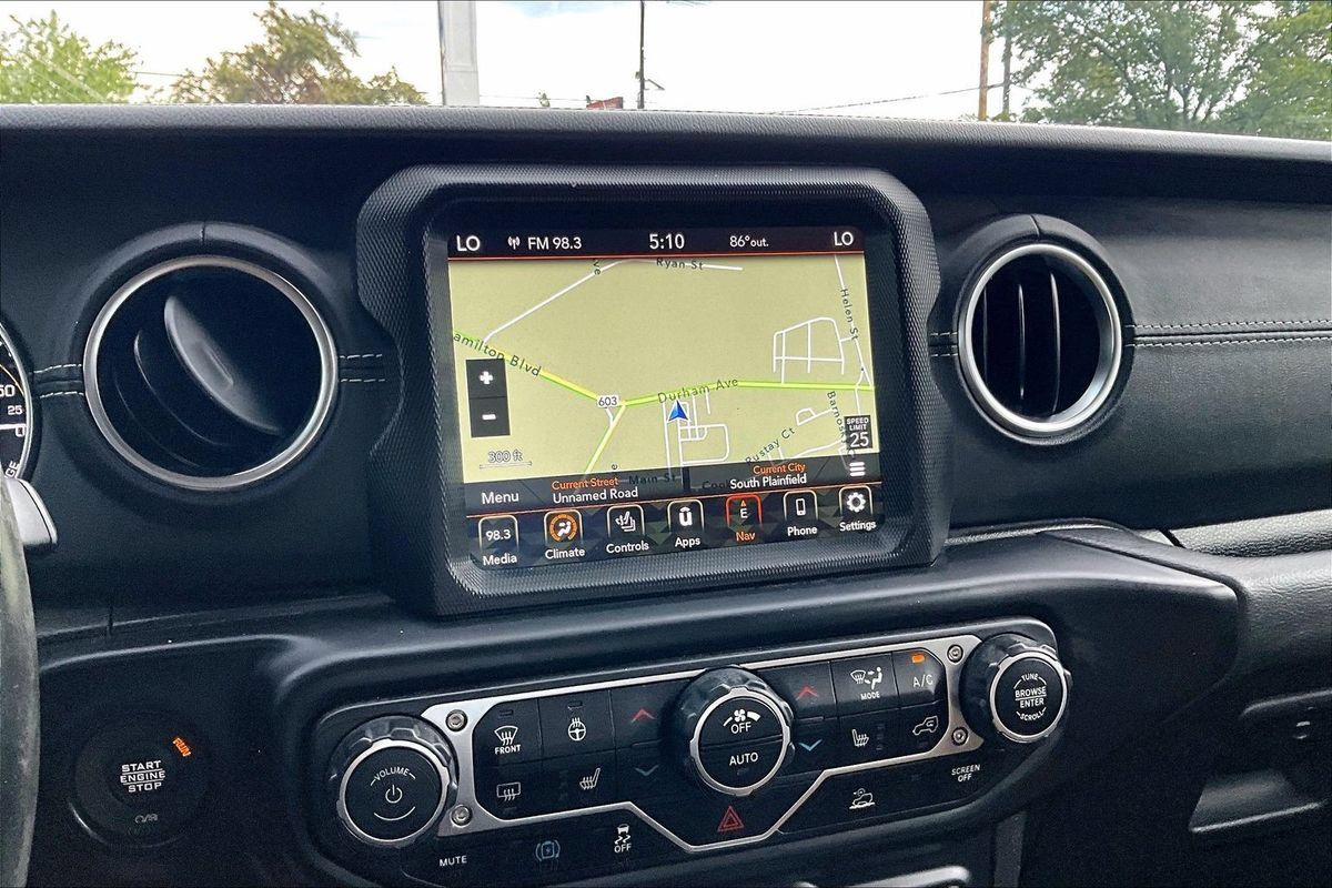 Used 2021 Jeep Wrangler Unlimited Sahara w/ Cold Weather Group AWD/4WD image 26