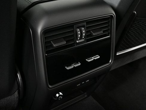 Certified 2026 Porsche Cayenne AWD/4WD image 20
