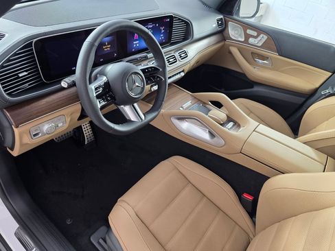 New 2026 Mercedes-Benz GLS 450 4MATIC image 7