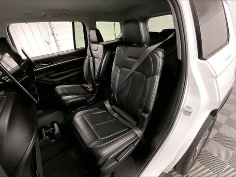 Used 2023 Jeep Grand Cherokee L Limited w/ Luxury Tech Group II AWD/4WD image 24