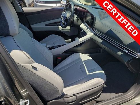 Used 2024 Hyundai Elantra Limited image 15