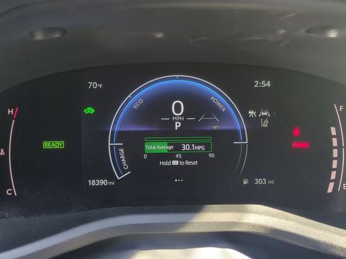 Used 2025 Toyota Camry SE image 16