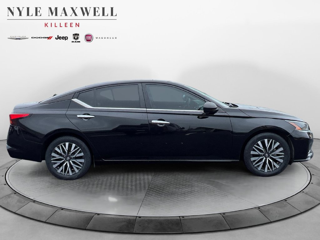 Used 2024 Nissan Altima 2.5 SV FWD image 17