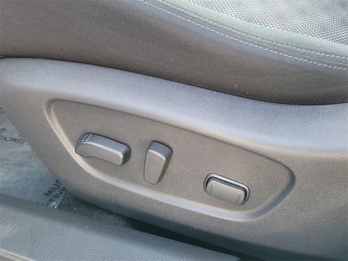 Used 2022 Nissan Rogue Sport SV image 18