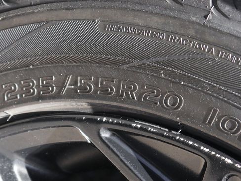 Used 2022 Toyota Highlander LE image 40