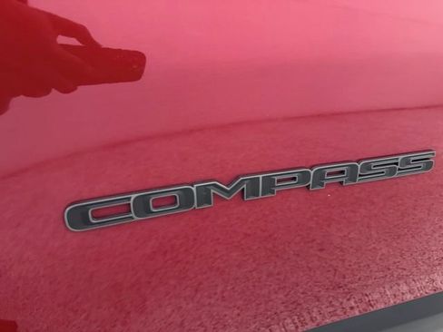 Used 2025 Jeep Compass Trailhawk AWD/4WD image 9