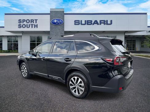 Used 2025 Subaru Outback Premium AWD/4WD image 5