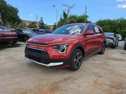 New 2026 Kia Niro LX FWD image 3