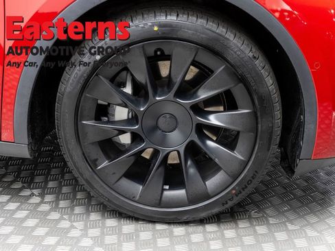 Used 2021 Tesla Model Y Long Range AWD/4WD image 25
