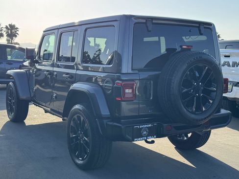 Certified 2025 Jeep Wrangler Unlimited Sahara w/ Safety Group AWD/4WD image 5