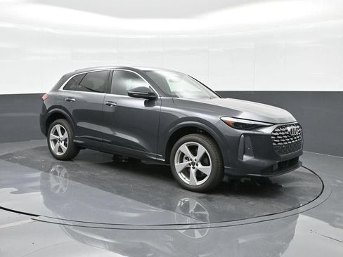 Used 2025 Audi Q5 Premium Plus w/ Premium Plus AWD/4WD image 4