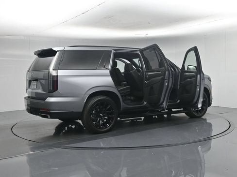 Used 2025 Cadillac Escalade Premium Luxury w/ Touring Package AWD/4WD image 6