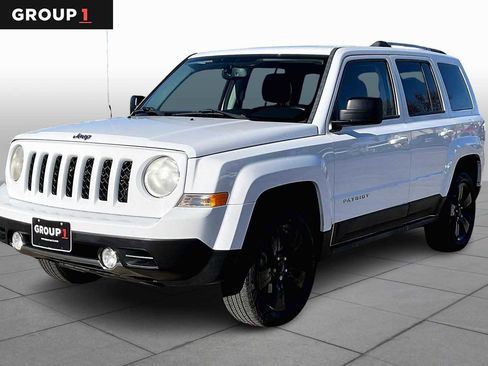 Used 2012 Jeep Patriot Latitude w/ Altitude Pkg image 1