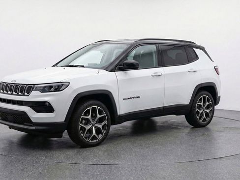 Used 2025 Jeep Compass Limited AWD/4WD image 2
