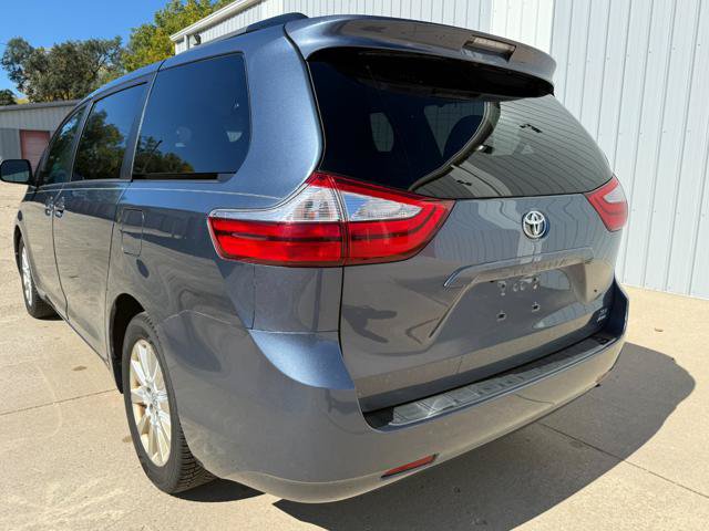 Used 2015 Toyota Sienna XLE AWD/4WD image 9