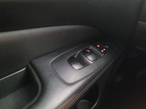 Used 2018 Nissan Pathfinder S AWD/4WD image 27