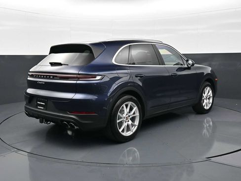 Certified 2025 Porsche Cayenne AWD/4WD image 26