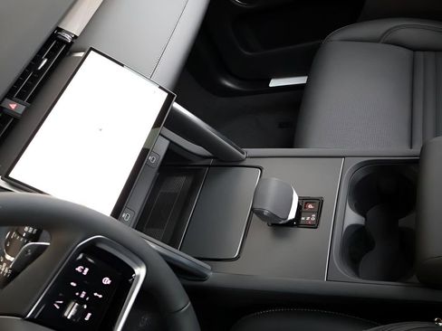 New 2025 Land Rover Discovery Sport Dynamic SE image 43