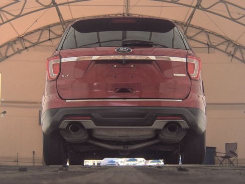 Used 2018 Ford Explorer XLT w/ Equipment Group 202A FWD image 7