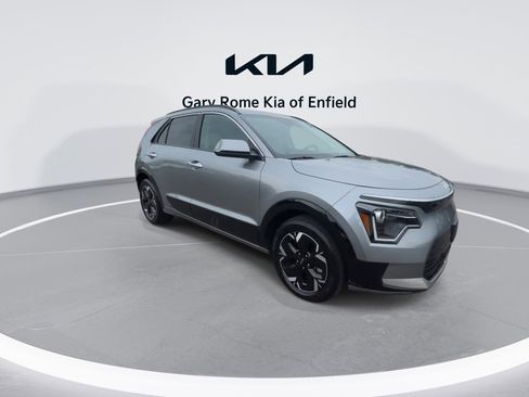 Used 2024 Kia Niro Wind w/ Wind Preserve Package FWD image 2