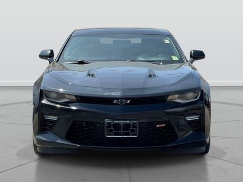 Used 2018 Chevrolet Camaro SS RWD image 2