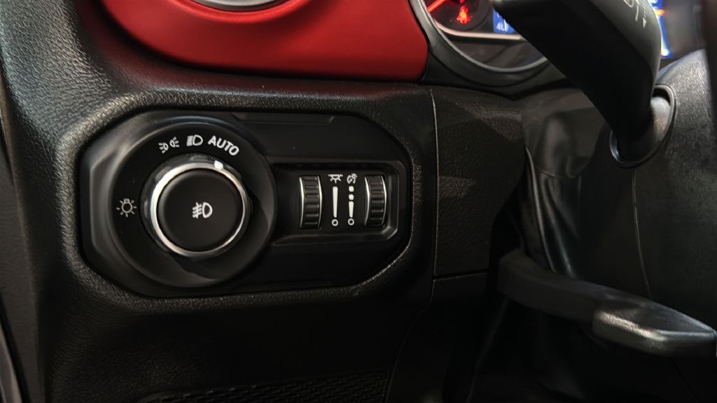 Used 2022 Jeep Wrangler Rubicon w/ LED Lighting Group AWD/4WD image 29