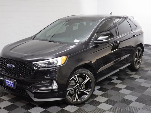 Used 2022 Ford Edge ST image 2