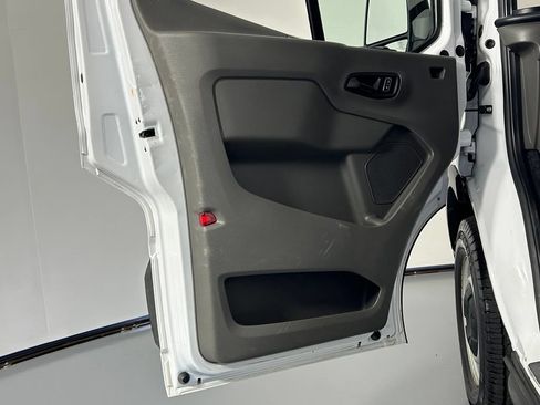 Used 2025 Ford Transit 250 148 Medium Roof RWD image 29