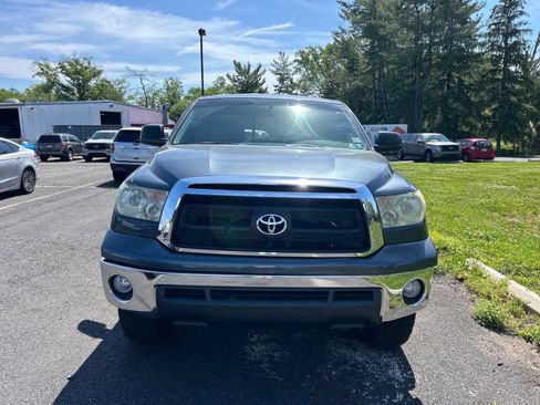 Used 2010 Toyota Tundra 4x4 Double Cab image 2