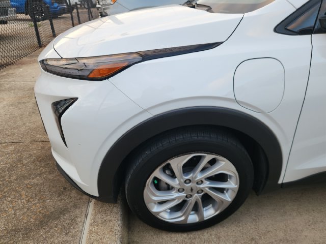 Used 2023 Chevrolet Bolt EUV LT FWD image 7