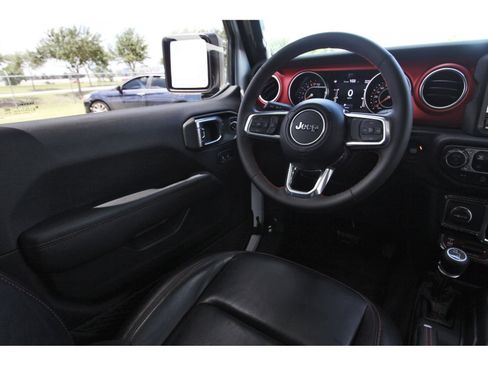 Used 2023 Jeep Gladiator Rubicon w/ LED Lighting Group AWD/4WD image 11