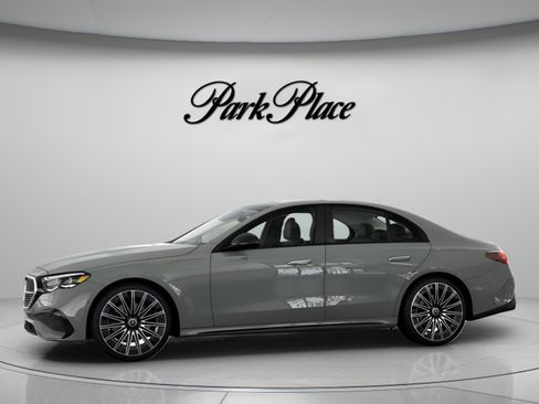 Used 2026 Mercedes-Benz E 350 Sedan image 4