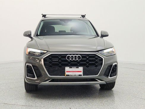 Used 2023 Audi Q5 2.0T Premium w/ Convenience Package AWD/4WD image 2