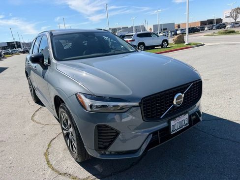 Used 2024 Volvo XC60 B5 Core image 8