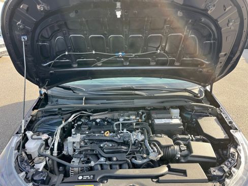 Used 2025 Toyota Corolla LE image 31